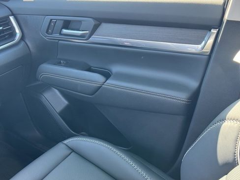 New 2026 GMC Terrain Denali w/ LPO, Black Badging Package image 24