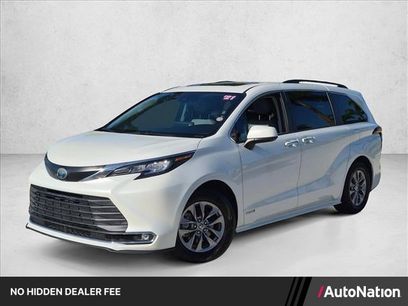 Used 2021 Toyota Sienna XLE