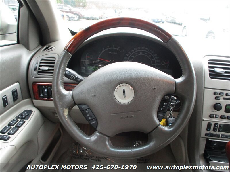 Used 2004 Lincoln LS RWD image 12