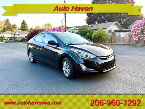Used 2014 Hyundai Elantra SE w/ Option Group 02 FWD image 2