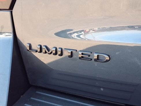 Used 2022 Ford Expedition Limited AWD/4WD image 42