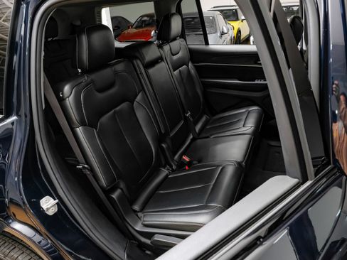 Used 2023 Jeep Grand Cherokee L Limited AWD/4WD image 39