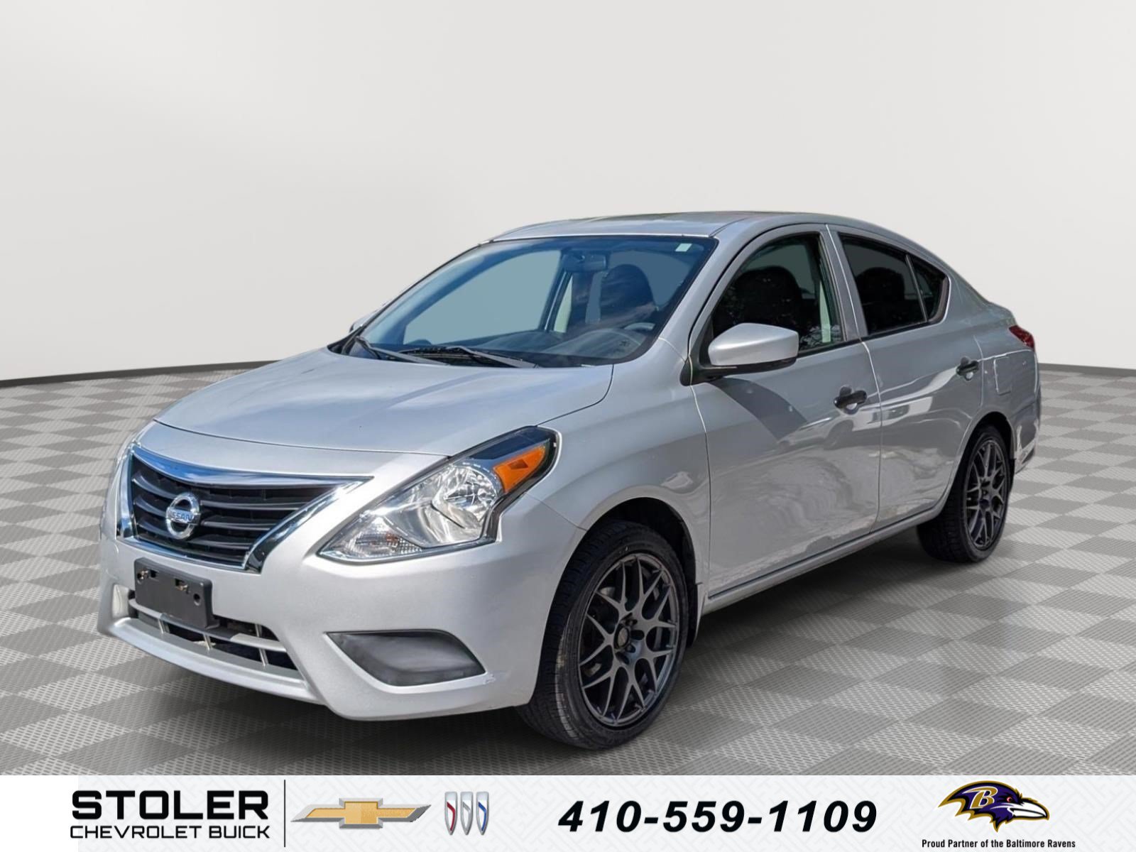 Used 2017 Nissan Versa S FWD image 1