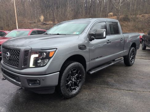 Used 2018 Nissan Titan SV w/ SV Convenience Package image 9