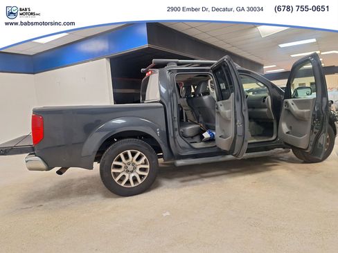 Used 2012 Nissan Frontier SL w/ Moonroof Pkg image 20