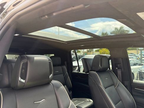 Used 2023 Cadillac Escalade ESV Premium Luxury RWD image 10