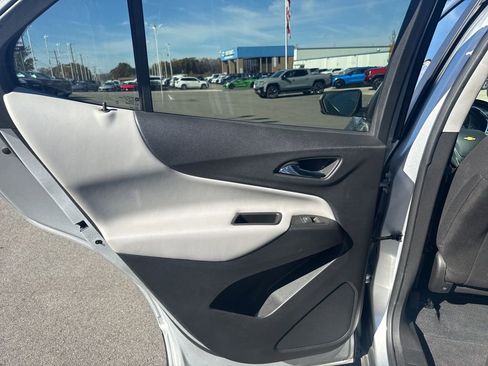Used 2022 Chevrolet Equinox LT image 28