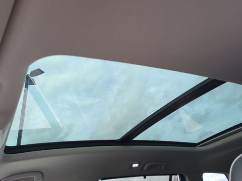 Used 2025 Volkswagen Atlas SEL Premium R-Line image 19