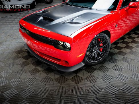 Used 2015 Dodge Challenger SRT Hellcat RWD image 8