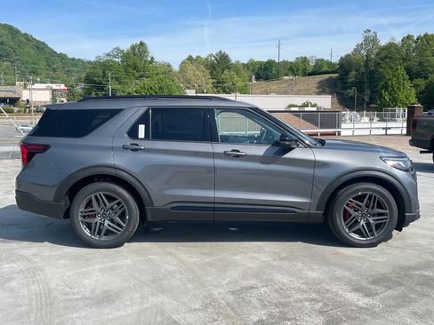 New 2026 Ford Explorer ST AWD/4WD image 2