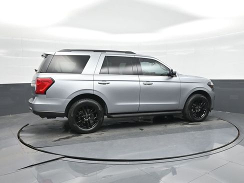 Used 2024 Ford Expedition XLT image 7