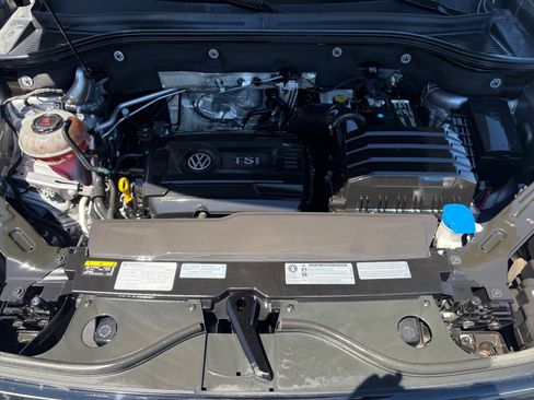 Used 2020 Volkswagen Atlas Cross Sport SE AWD/4WD image 24