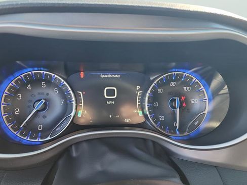 New 2026 Chrysler Pacifica Select image 11