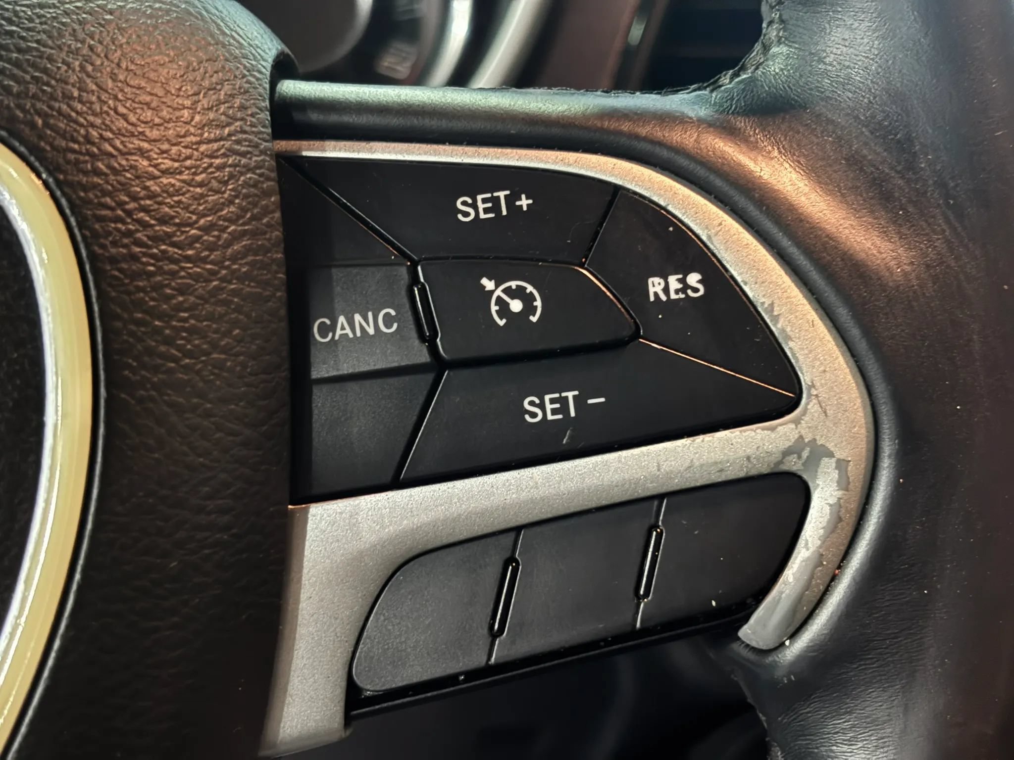 Used 2015 Dodge Challenger SXT Plus RWD image 26