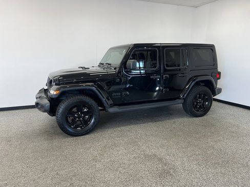 Used 2020 Jeep Wrangler Unlimited Sahara image 19