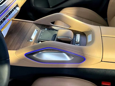 New 2026 Mercedes-Benz GLS 450 4MATIC image 10