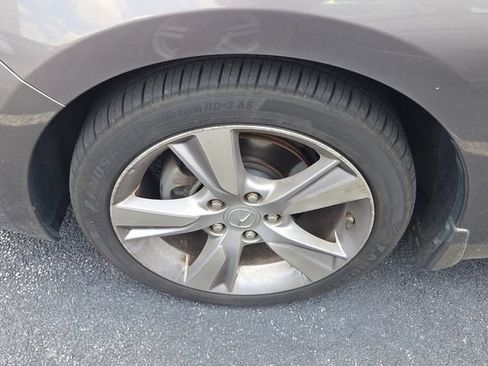 Used 2013 Acura ILX w/ Technology Package FWD image 4