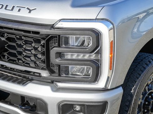 Used 2023 Ford F250 Lariat w/ Sport Appearance Package AWD/4WD image 8
