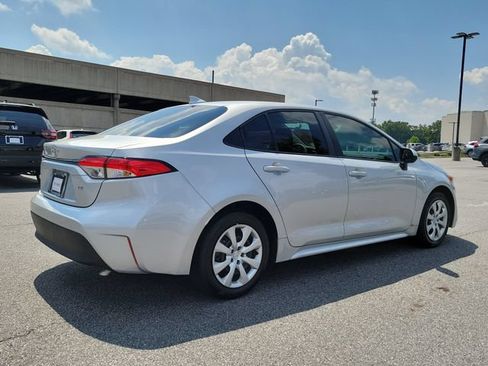 Used 2026 Toyota Corolla LE FWD image 4