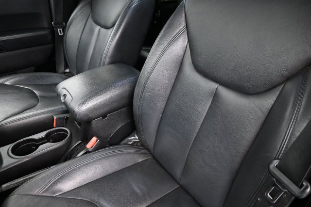Used 2015 Jeep Wrangler Unlimited Sahara AWD/4WD image 17
