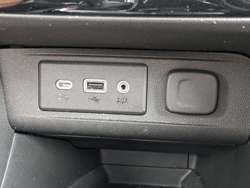 Used 2023 Buick Encore GX Select w/ Sport Touring Package FWD image 30