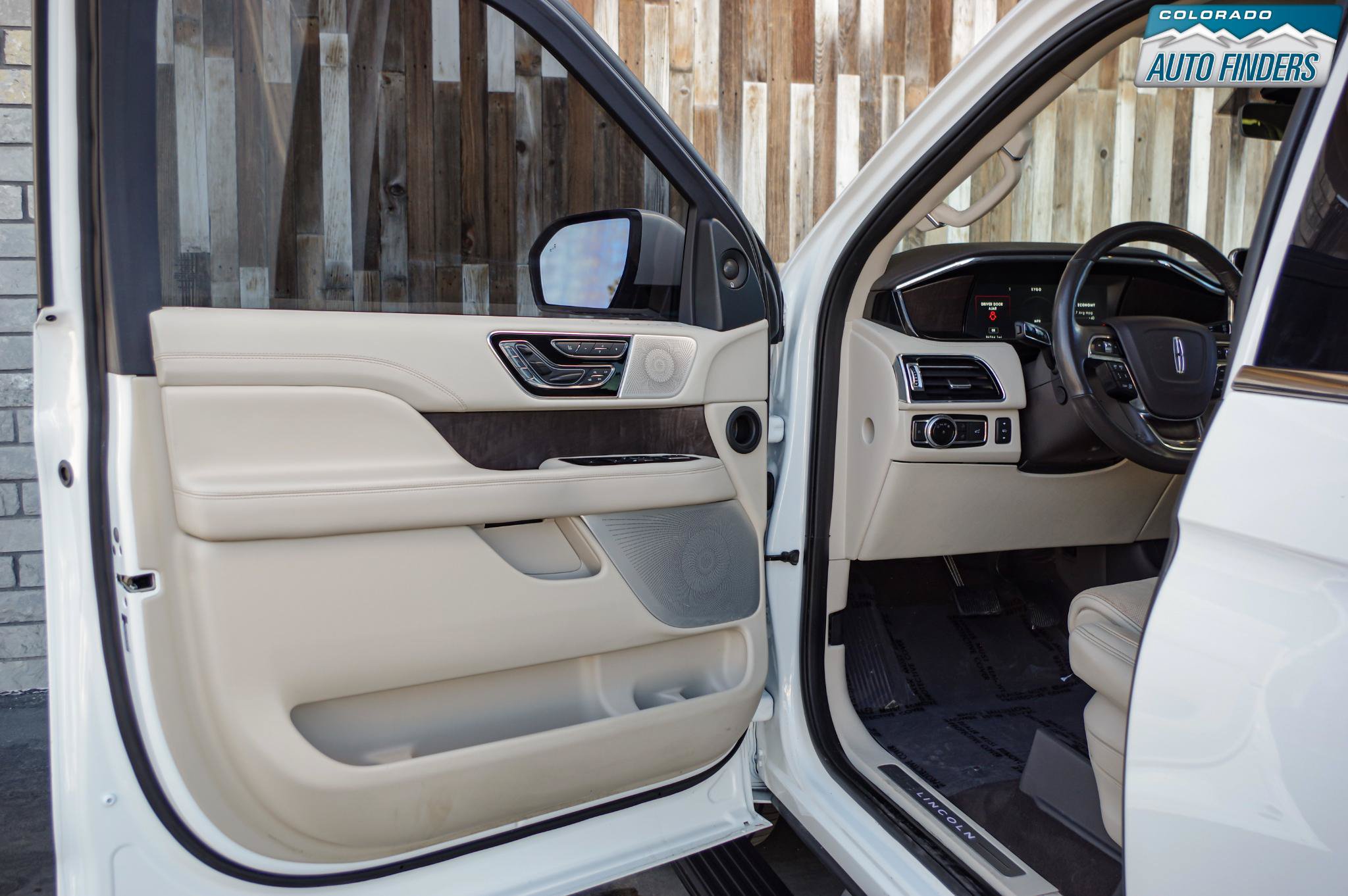 Used 2020 Lincoln Navigator Reserve w/ Equipment Group 208A Reserve AWD/4WD image 10