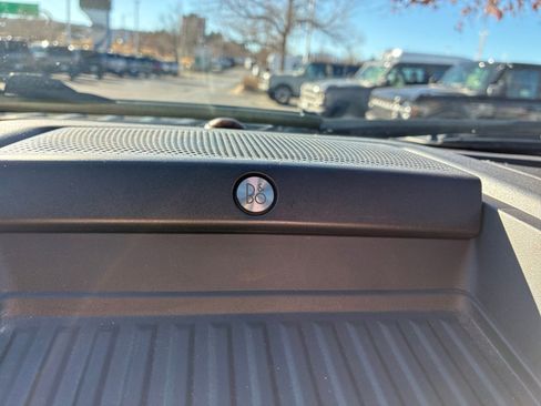 Certified 2019 Ford F150 Lariat w/ Equipment Group 502A Luxury image 27