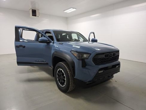 New 2026 Toyota Tacoma TRD Off-Road AWD/4WD image 9