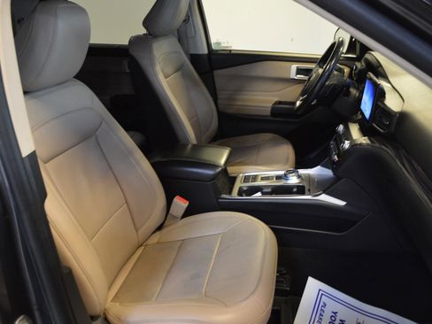 Used 2020 Ford Explorer Limited w/ Class III Trailer Tow Package image 11