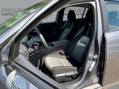 Used 2026 Nissan Sentra SV w/ Floor Mat Package FWD image 9
