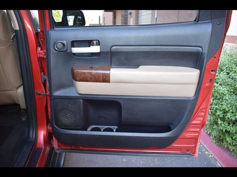 Used 2013 Toyota Tundra Limited image 24