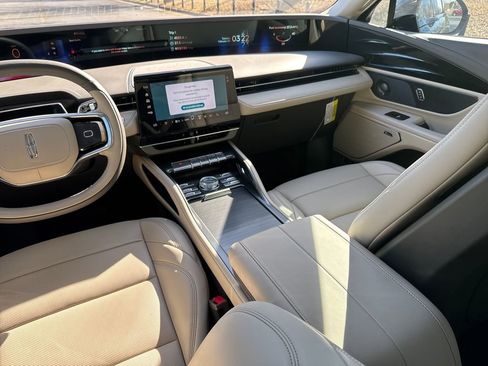 Used 2025 Lincoln Nautilus Premier w/ Equipment Group 102A image 29