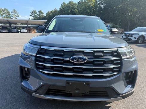 Used 2025 Ford Explorer Active w/ Active Comfort Package AWD/4WD image 9