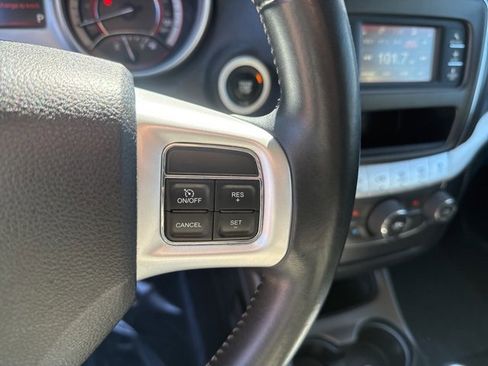 Used 2018 Dodge Journey SE w/ Connectivity Group image 18