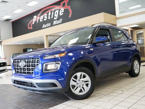 Used 2020 Hyundai Venue SEL image 19