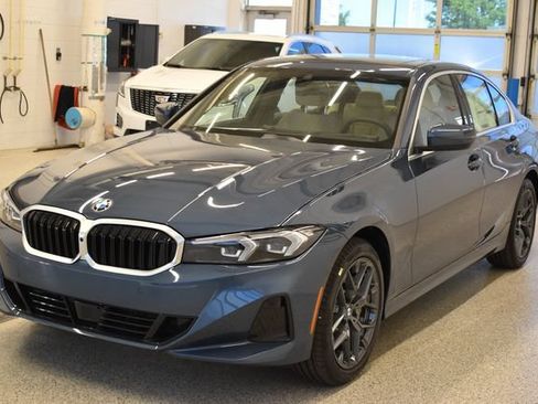 New 2026 BMW 330i xDrive Sedan w/ Premium Package AWD/4WD image 9
