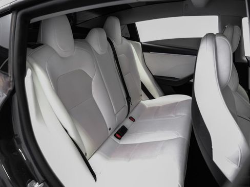 Used 2025 Tesla Model 3 Performance AWD/4WD image 32