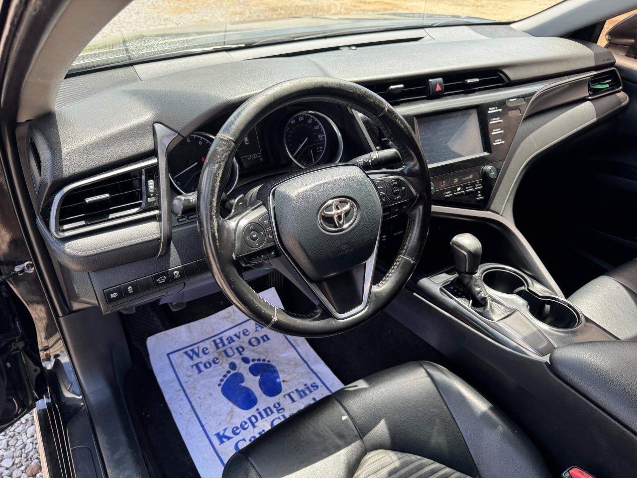 Used 2019 Toyota Camry SE w/ Carpet Mat Package FWD image 20