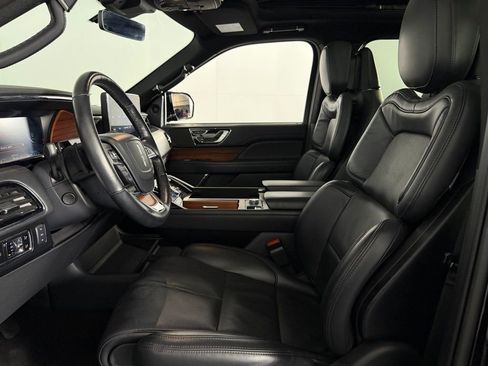 Used 2024 Lincoln Navigator Reserve image 24