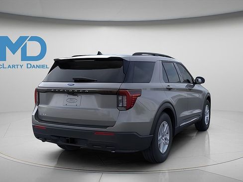 Used 2025 Ford Explorer Active image 13