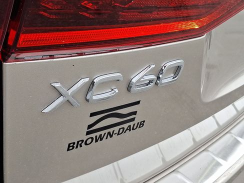 New 2026 Volvo XC60 T8 Ultra w/ Protection Package Premier image 22