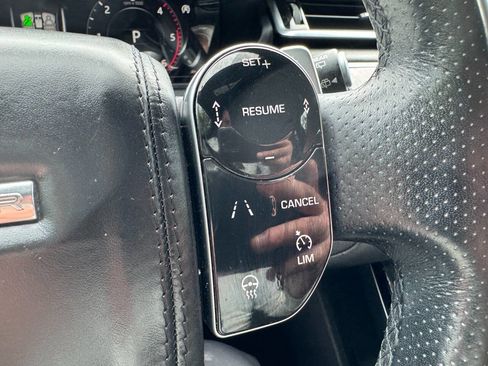 Used 2018 Land Rover Range Rover Velar R-Dynamic HSE image 57