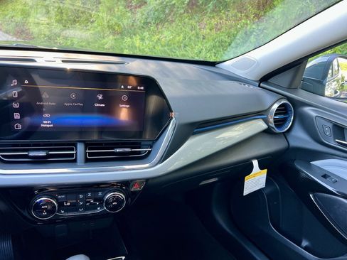 New 2025 Chevrolet Trax LT w/ Driver Confidence Package image 24