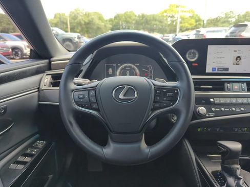 Used 2025 Lexus ES 350 w/ Premium Package FWD image 17