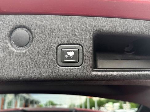 Used 2019 Chevrolet Equinox Premier FWD image 26