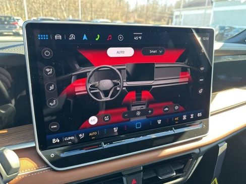 New 2026 Volkswagen Tiguan SEL R-Line image 30