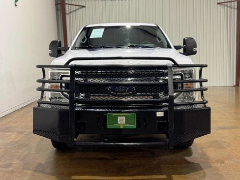 Used 2021 Ford F250 XLT AWD/4WD image 2