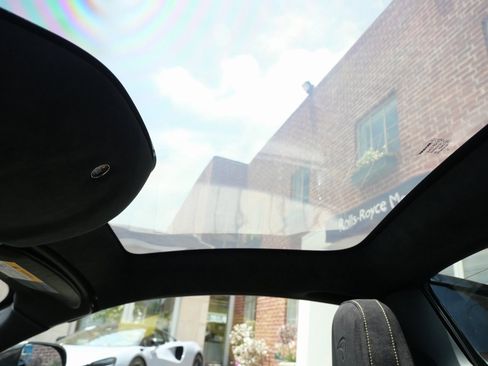 Used 2023 McLaren 720S Performance image 21