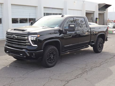 Used 2024 Chevrolet Silverado 2500 High Country w/ Midnight Edition image 5