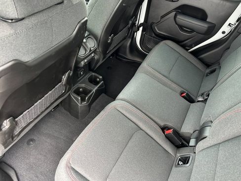 Used 2025 Jeep Gladiator Rubicon image 12